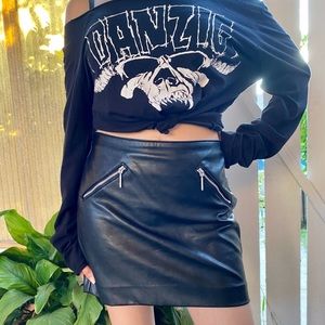 Faux leather H&M skirt 🖤